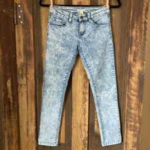FOREVER 21 acid wash skinny jeans
